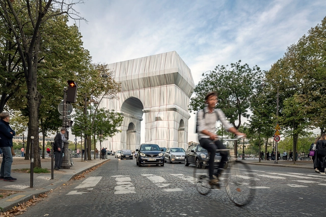 Andreas Ruby, Director of Swiss Architecture Museum Shares his Thoughts on Christo's Wrapped Arc de Triomphe - Featured Image