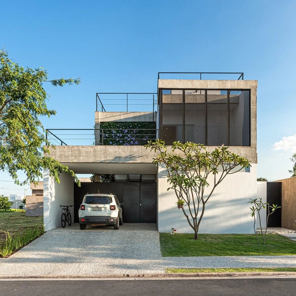 Residência | 002  / Rafael Pinoti Arquitetura - Fotografia de Exterior, Casas, Fachada