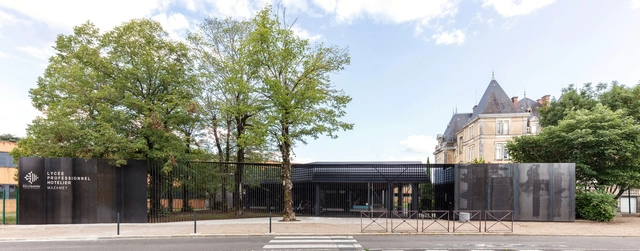 Lycée Hôtelier Renovation / Tocrault & Dupuy Architectes - Exterior Photography, Renovation, Facade