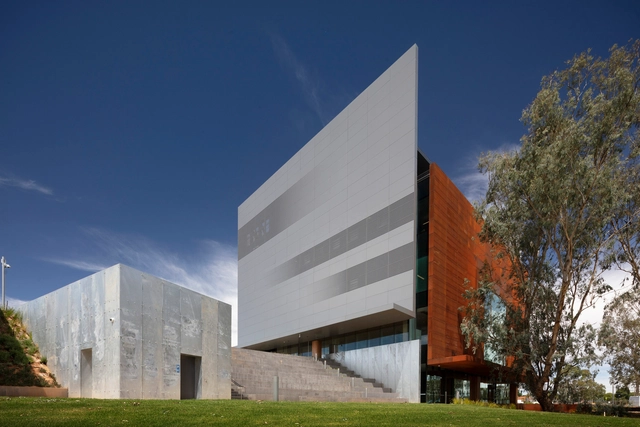 四面悬浮薄板，谢珀顿艺术博物馆 / Denton Corker Marshall - 建筑图, 地标建筑 & 纪念性建筑