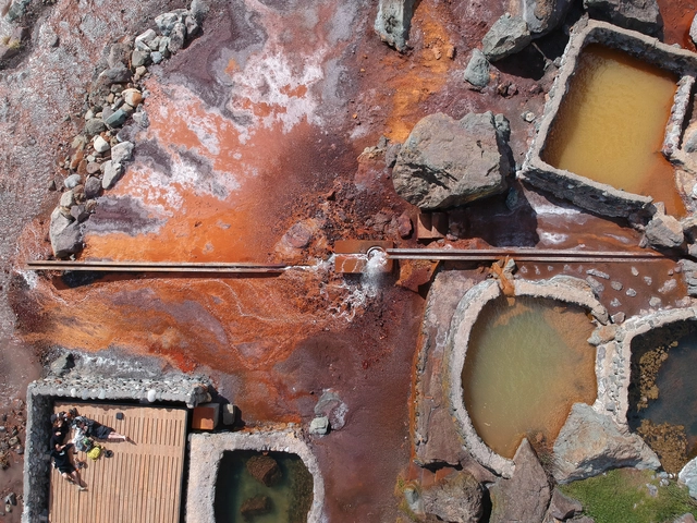 Re-descubrir el territorio de los Andes: La Reconversión de los Baños Termales de San Pedro, Chile - Imagen Principal