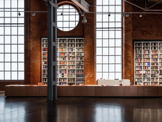 18米铜制柜台与5米书架，几何书屋 / Architectural Bureau A2M - 室内图, 商店, 门