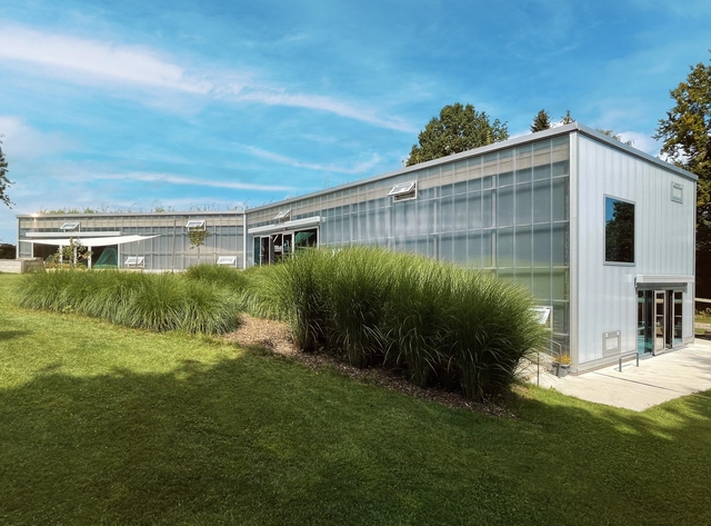 A 100% Recyclable Polycarbonate Envelope for a Bright and Sustainable Building - Featured Image