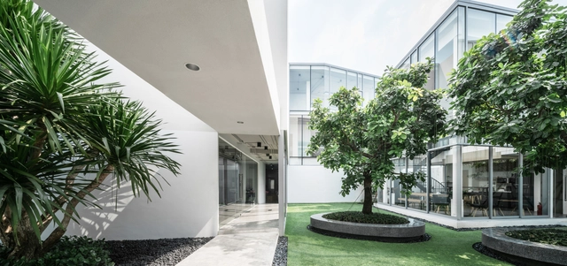 MDC 总部 / IDIN Architects - 室内图, 办公设施, 表皮