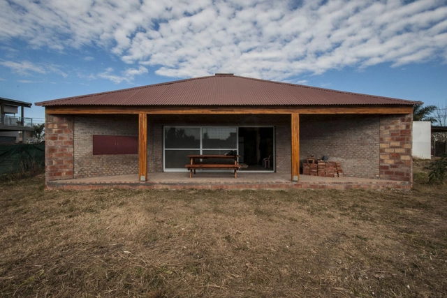 金字塔德罗尼特之家 / Estudio Arzubialde - 建筑图, 独立住宅