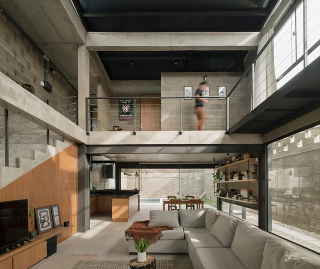 Casa desnuda / penta arquitectura - Fotografía interior, Casas, Fachada, Fijación Vigas, Mesas
