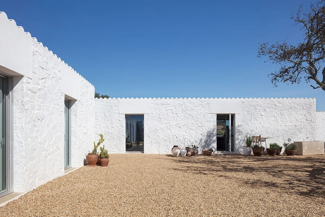 Arquitetura e a vastidão da paisagem portuguesa: entrevista com PROMONTORIO - Imagem de Destaque