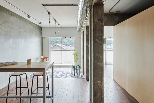 House in Uraga / note architects - Interior Photography, Apartment Interiors, Beam, Table, Chair