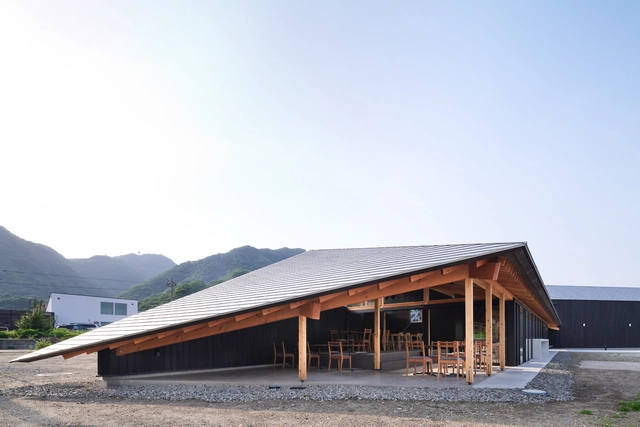 Bodega y restaurante Setouchi Jozojo / SUGAWARADAISUKE Architects - Fotografía exterior, Viña