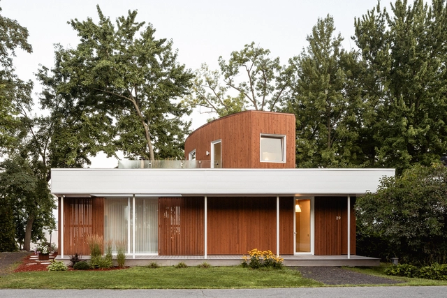 Chalet en Oka / Paul Bernier Architecte - Fotografía exterior, Casas, Puerta