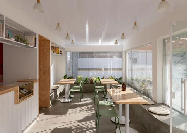 Restaurante Pasta Basta / Kenji Okabaiasse + Takah arquitetura - Fotografia de Interiores, Restaurante, Cadeira, Bancada
