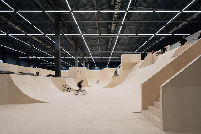 URAM 极限公园 / KOSMOS Architects + Legato Sports Architecture - 室内图, 娱乐训练场馆