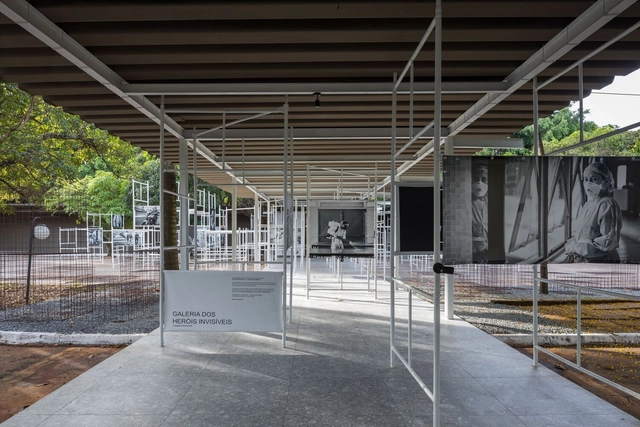 Galería de Héroes Invisibles / SAINZ arquitetura - Fotografía interior, Instalaciones Temporales, Fachada, Fijación Vigas