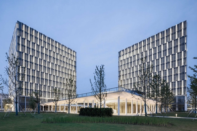 上海漕河泾科技绿洲四期 / gmp 建筑事务所 - 建筑图, 工厂