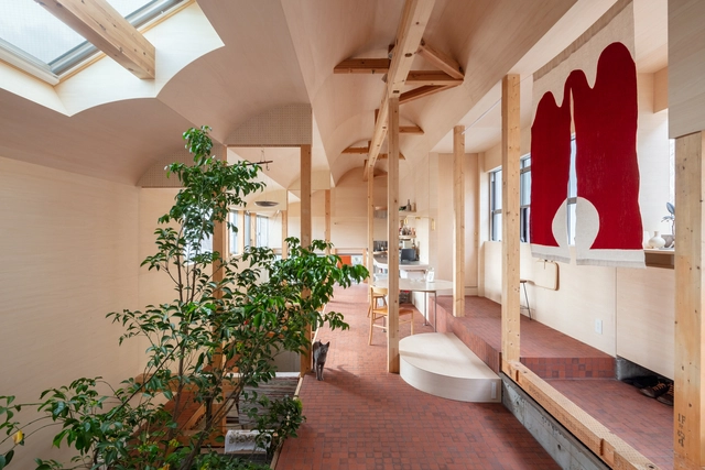  室内裸露地基，菊奈石坑屋 / atelierco - 室内图, 住宅室内设计
