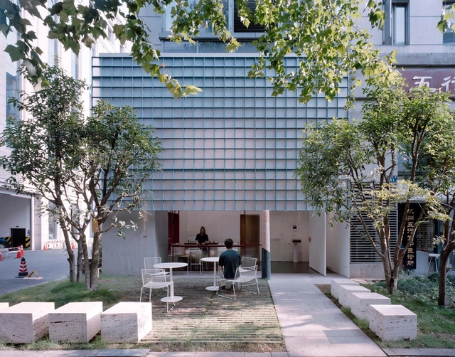 Reef Store / say architects - Exterior Photography, Retail Interiors, Courtyard, Facade, Bench