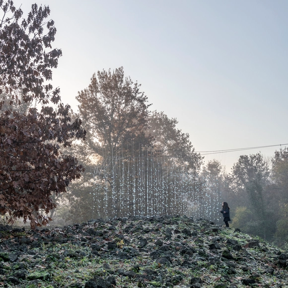 Al•luvió e a alma adormecida da paisagem: a luz na pedra vulcânica de Girona - Imagem de Destaque