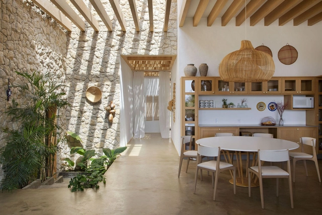 Casa em Rifaina / Cacau Ribeiro Interiores - Fotografia de Interiores, Casas, Viga, Arco, Porta, Mesa, Cadeira