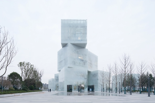 Centro cultural turístico de los cubos de hielo / Zone of Utopia + Mathieu Forest Architect - Fotografía exterior, Centro Cultural, Fachada