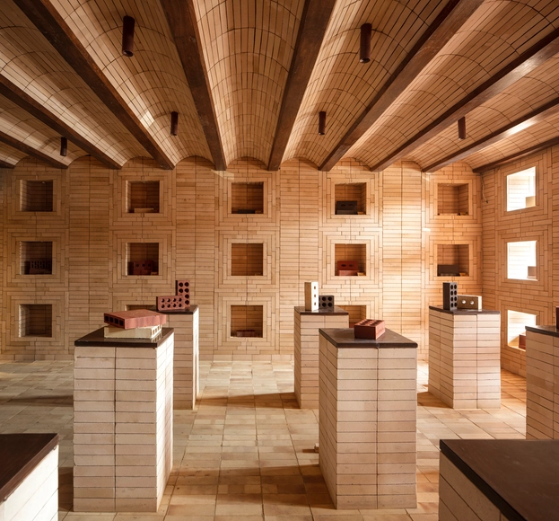 砖砌空间中的砖展览，砖材体验中心 / RENESA Architecture Design Interiors Studio - 室内图, 零售室内设计, 厨房, 梁