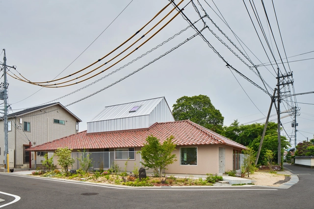 Mimosa 之家，老城新区交界的屋顶碰撞 / marutau arqui - 建筑图, 独立住宅