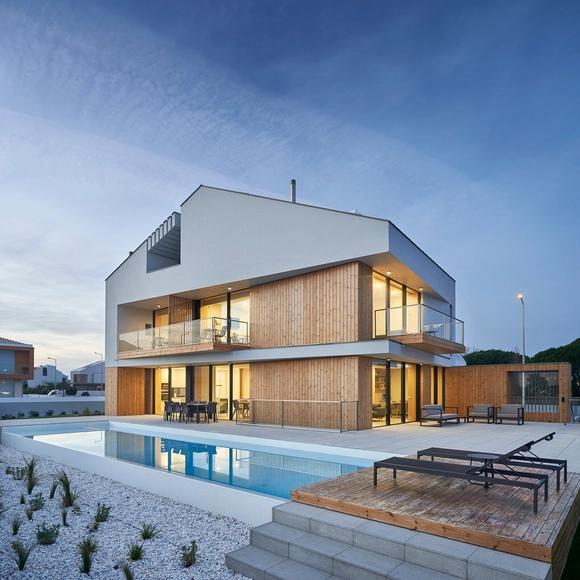 Casa A.A.  / Atelier d'Arquitectura Lopes da Costa - Fotografia de Exterior, Casas, Fachada, Iluminação