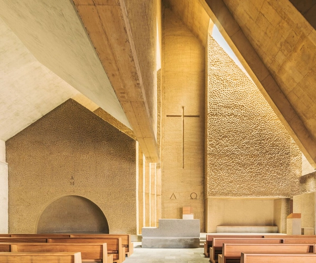 Iglesia de Nuestra Señora de Candelaria en Alcalá / Alejandro Beautell - Fotografía interior, Iglesia, Fachada, Fijación Vigas, Pilares, Arco