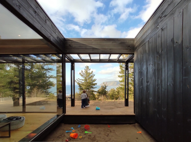 Casa Punta Puertecillo  / Antonio Mundi - Fotografía exterior, Casas, Fachada, Fijación Vigas, Bancas