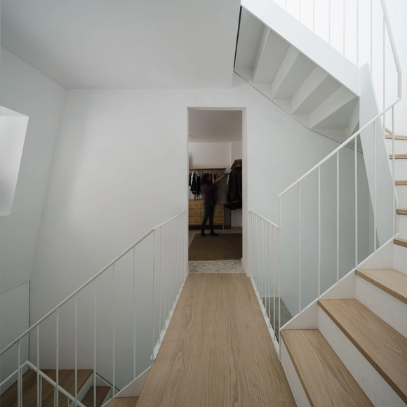 Casa 8x8 / sol89 - Fotografía interior, Renovación, Escaleras, Barandas