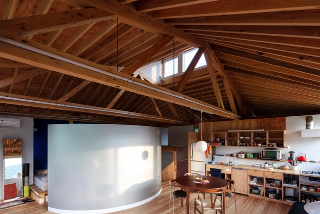 Dai 住宅 / Opensite architecture studio - 室内图, 独立住宅, 梁, 桌子