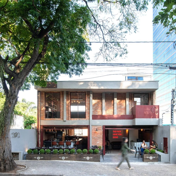OTRO Bar / Estúdio Mangava - Fotografia de Exterior, Bar, Fachada, Porta