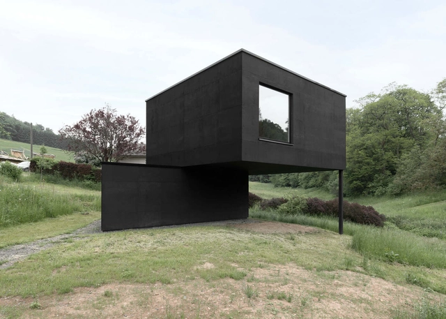 Casa com formas claras e uma entrada complexa  / Jonas von Ostrowski + Studio Nitsche - Fotografia de Exterior, Casas, Fachada