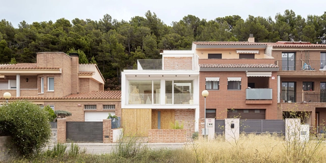Casa 22 Avellaners / Guillem Carrera - Fotografía exterior, Sustentabilidad, Fachada, Puerta