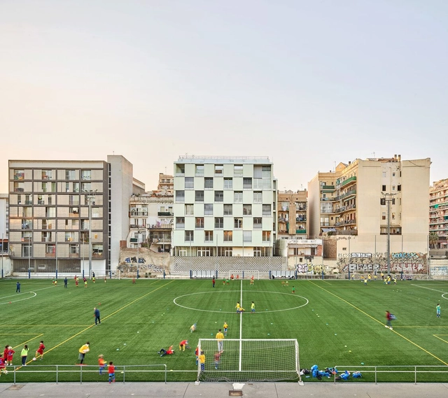 49 viviendas  / Arquitectura Produccions + Pau Vidal + Vivas Arquitectos - Fotografía exterior, Vivienda Social, Fachada