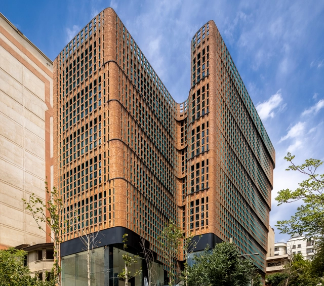 砖的形式，希特拉办公及商业大楼 / Hooba Design - 建筑图, 商业建筑