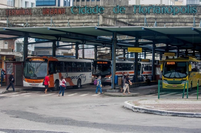 Florianópolis reduz preço da passagem de ônibus fora do horário de pico - Imagem de Destaque