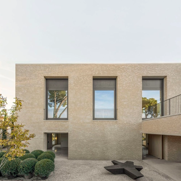 Casa de ladrillo en Madrid / Tuñón y Albornoz Arquitectos - Fotografía exterior, Casas, Patio interior, Fachada
