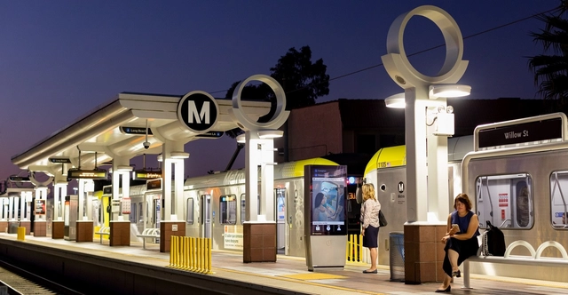 Los Angeles encerra experimento com transporte público gratuito e planeja tarifas reduzidas  - Imagem de Destaque