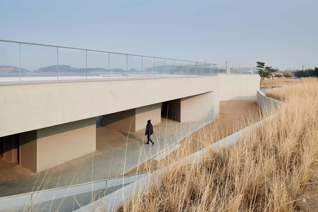 Seaside Zigzag Building / TAO - Trace Architecture Office - Exterior Photography, Tourism