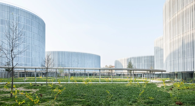 Nuevo Campus Urbano para la Universidad Bocconi / SANAA - Fotografía exterior, Universidad
