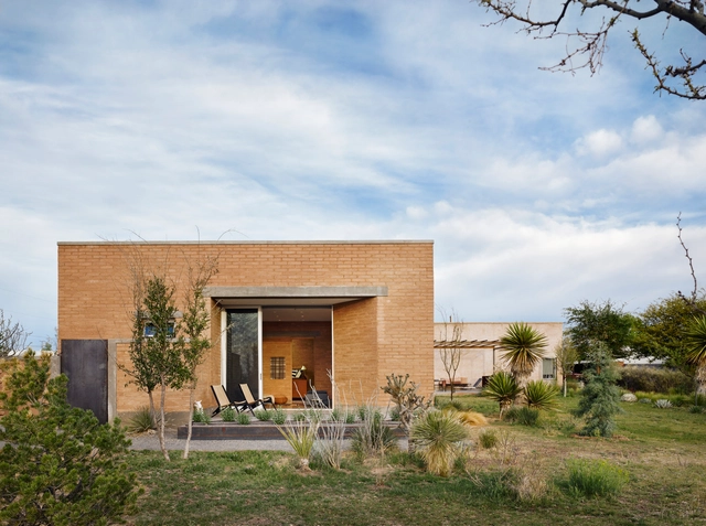 Marfa Suite / DUST - Exterior Photography, Extension
