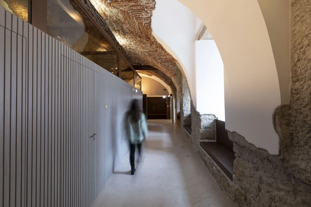 Clínica de Diagnóstico e Imagem JCC / Espaço Oficina - Fotografia de Interiores, Hospital, Arco