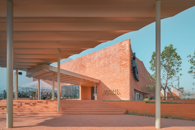 Central Ayutthaya Facades  / Onion - Interior Photography, Commercial Architecture, Facade
