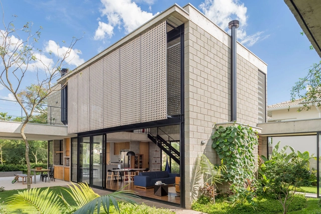 Casa con patio para dos niños / Shieh Arquitetos Associados - Fotografía exterior, Casas