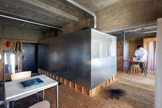 Apartamento C-steel / Yutarou Ohta - Fotografía interior, Interiores De Apartamentos, Sillas