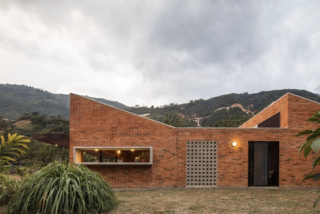 Casa en La Siria / Plan:b arquitectos - Fotografía exterior, Casas, Jardín, Fachada