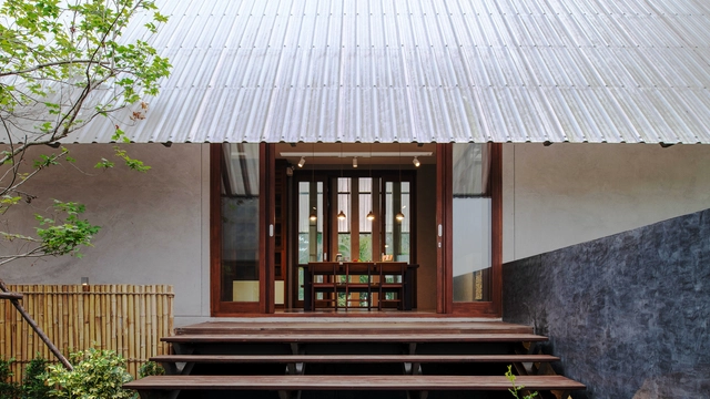 Casa Baan Hom Din / TA-CHA Design  - Fotografía interior, Casas, Escaleras, Fachada