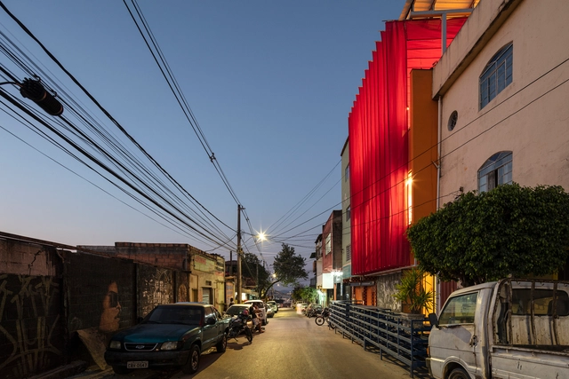 Centro Cultural Lá da Favelinha / Coletivo LEVANTE - Fotografia de Exterior, Ampliação