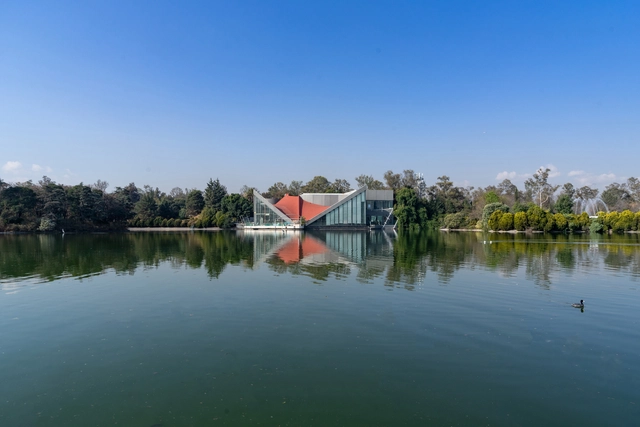 LAGO/ALGO: un nuevo espacio cultural abre sus puertas en el Bosque de Chapultepec, Ciudad de México - Imagen Principal