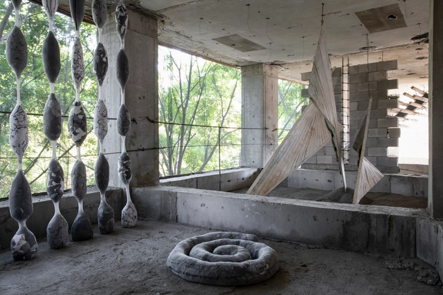 YACIMIENTOS: la muestra que reunió piezas de 53 artistas, arquitectos y arquitectas en la Ciudad de México - Imagen Principal